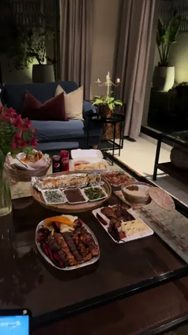 عندهم شاورما نص متر بـ 15 ﷼ لذييذة جربوها 🤤 . . #ترند #اكسبلور #أبها #خميس_مشيط #مطاعم_أبها #مطاعم_خميس_مشيط 