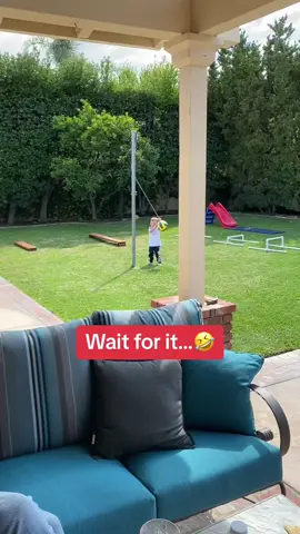 Tetherball: 1, Boy: 0 😂 #kids #kidsoftiktok #tetherball #tetherballchamp #funnyvideo  (via kidsgettinghurt/IG)