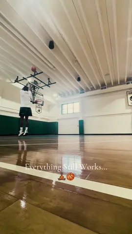 Everything. @aimeleondorenewyork x @NB Basketball. #basketball #nychoops #aimeleondore #ald #newbalance #newbalancehoops #shootaround 