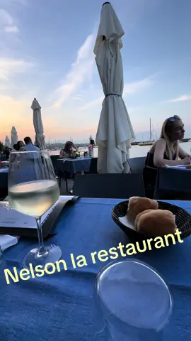 Când te întîlnești cu lumea în străinătate 👍 #nelsonmondialu #oconașa #oconasu 