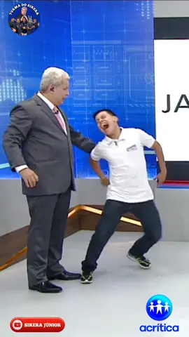 Soletrando: Errou, levou choque! ⚡️😂 #sikerajr #meme #humor #comedia #tiktok #viral #fypシ #vaiprofycaramba #maisviews #foryou #turmadosikera 