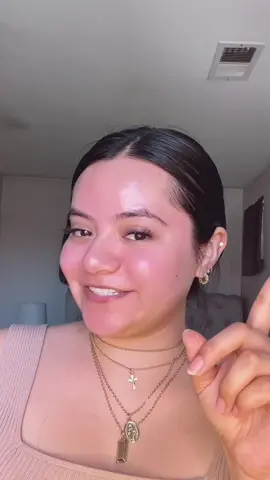 This is why your makeup is peeling off #makeupproblems#relatable#makeupmistakes#makeup#makeuptutorial#makeuptips#makeuptok#makeupforyou#makeupfyp 