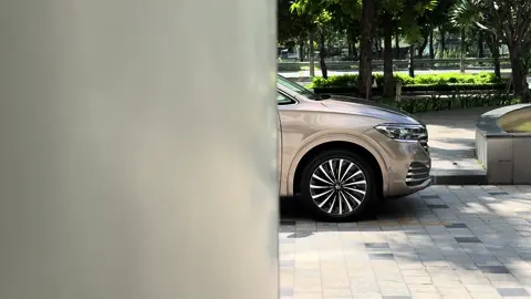 Mở màn tuần mới bằng Viloran Luxury màu Vàng cát tài lộc #volkswagen #vw #viloran #viloran2024 #viral #tiktok #mexe #dammexe 