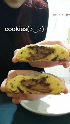 receta: 120gr manteca 120gr azucar 2 huevos chicos/medianos 220gr harina 0000 4gr polvo de hornear 100gr chipa chocolate cocción: 10 minutos en horno precalentado a 180 grados #food #crumblecookie #cookies #argentina #comida #fypシ゚ 