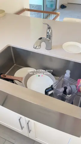 1 hour sunday reset with me🧼🫧 love filming these & the house is looking much better!! #sundayreset #cleaning #cleaningtiktok #asmr #asmrsounds #aesthetic #deepclean 
