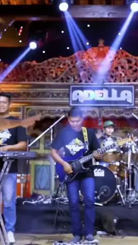 Tembok derita - Cak fendik ADELLA #omadella #adella #fendikadella #amcgank #adellamusiccommunity #amcindonesia #adellatherealdangdutkoplo #cumicumiaudio 