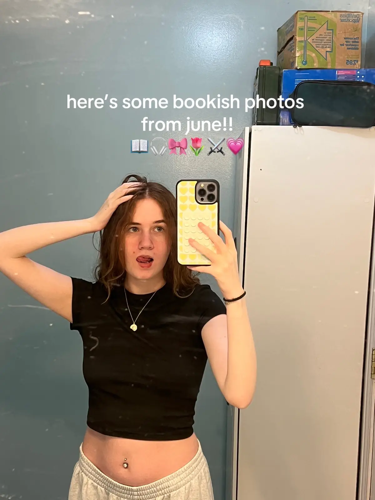 and yes nova lays like that everytime the second the kindle is brought out  #foryou #BookTok #bookrecs #reader #bookish #aesthetic #bookishvibes #bookishthoughts #bookishmerch #romantasy #powerless #bookishcats #cats #fantasyworld 