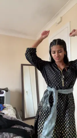 idk what this is but it was very much giving cheetah girls one world 🤞🏽🤞🏽 #imbored #cheetahgirls #questionableslay