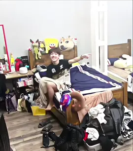 his cute moments...lol 🤣 I can't stop laughing!!! he's so cute!! #xiaozhan #xiaozhan肖战 #肖战 #fyp #fypシ゚viral #foryou #views #FYP 