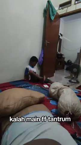 kalah by one tantrum hp di injek injek #fyp #bocil tantrum