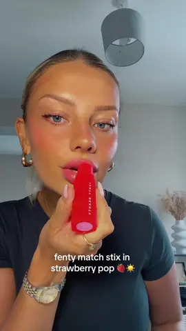 summer in a stix 🍓☀️💭🥂  #fentybeauty #fenty #blush #blusher #strawberrymakeup 