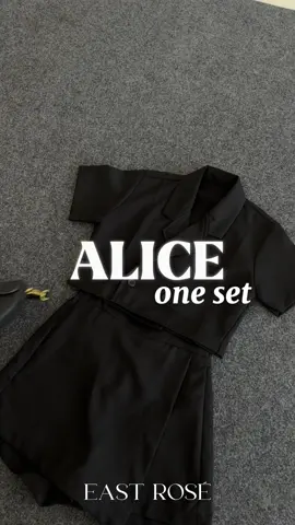 KEMBARAN ONESET YUK🥰 #fyp #fypシ #fypシ゚viral #foryou #foryoupage #trend #trending #viral #viralvideo #viraltiktok #racuntiktok #racuntiktokshop #onesetwanitamurah #onesetwanitakekinian #OOTD #ootdinspo #ootdinspiration #ootdkekinian #pakaianwanita #allblack #outfit #outfitideas 