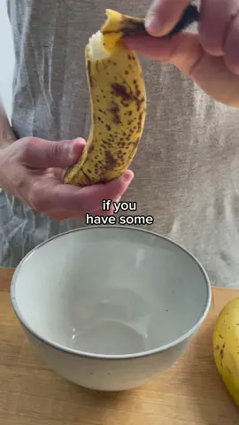 stop throwing away those bananas! #banana #healthydessert #brownies #EasyRecipe 