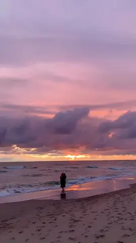 Who do you know that needs to hear this ? ❤️ #mumgoals #selflove #youvegotthis #powerofpositivity #mom #momquotes #MomsofTikTok #motherhood 