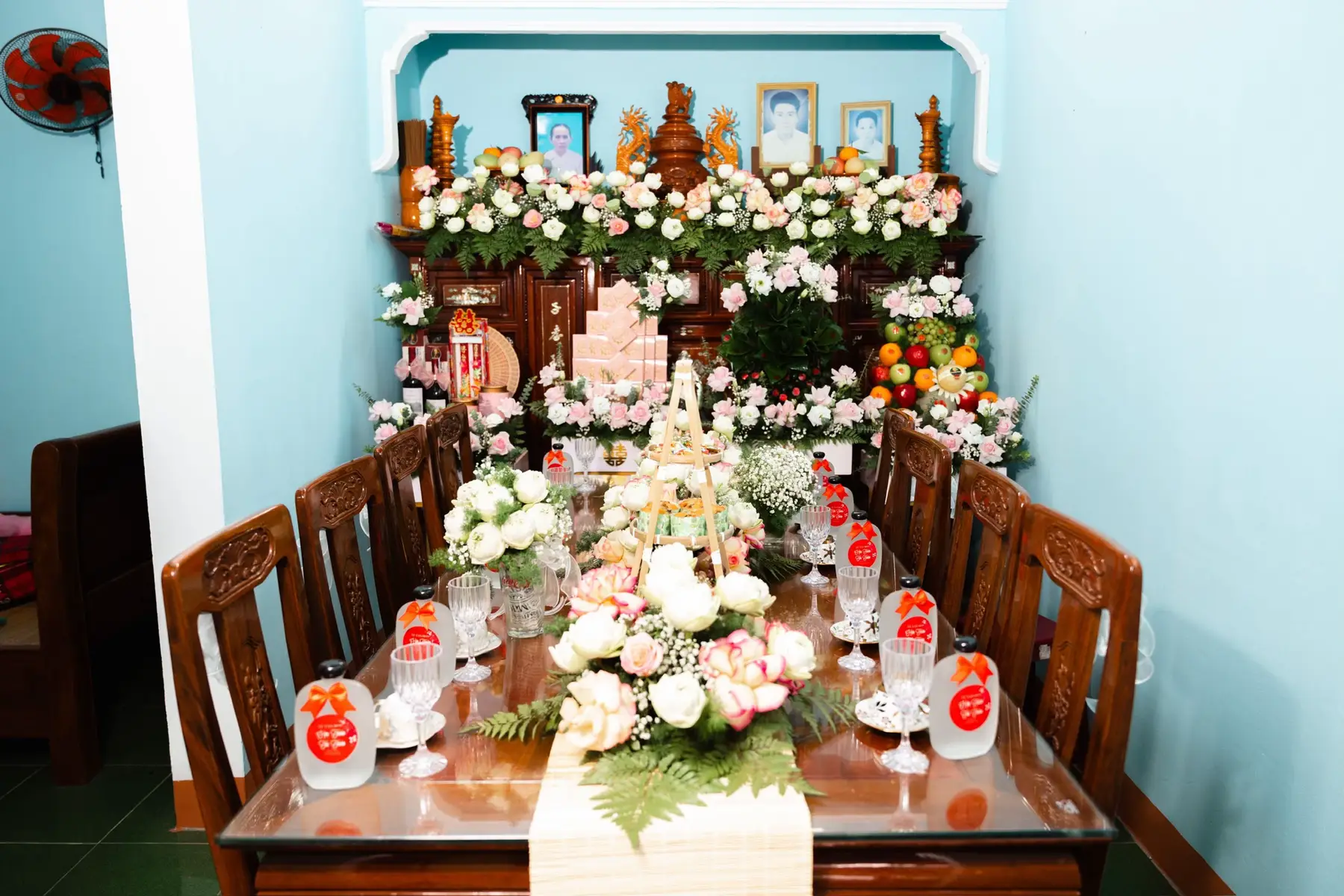 Năm nay cài hoa lên áo cho anh trai để xin vía năm sau cưới được ck 🤭🤭