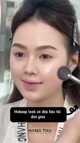 Chiếc video 100% cam thường không qua làm mịn nhaaa🥰🥰🥰 #makeup #codau #concept #hangthu #viral #makeupcodaudephanoi #xuhuong #makeupcodau #hangthumakeupstore #xuhuong #xuhuongtiktok #douyin #bienhinh #viralvideo #viral 