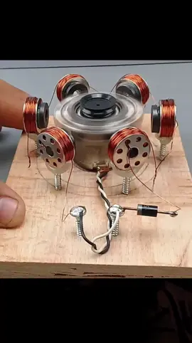 Excellent générateur gratuit.  #mechanic #energy #freeenergy #foryou #electric #copper 