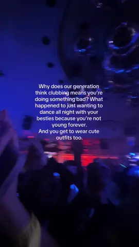 Dancing>>> #fyp #fy #foryou #viral #club #dancing #fun #teenagelife 