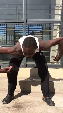 TWISTING MY BODY BE LIKE😱😀 #flexibleobvious #dance #tiktokzambia🇿🇲🇿🇲 #viral #flexibility 