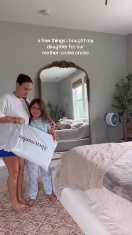 Going to Alaska in August. These outfits are for travel days and any warmer days we may have. Dont worry, we have lots of cold weather clothes too! #tryonhaul #abercrombie #alaskacruise #OOTD #Lifestyle #sahm #momof5 