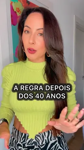 Depois dos 40, a regra é simples e poderosa: se você pode se tratar melhor do que ele a trata, então você não precisa dele para nada.  Este é o momento de abraçar o auto-amor, de fortalecer sua autoconfiança e de reconhecer o valor imenso que você possui. Não se contente com migalhas. Sua idade não é um motivo para se submeter a relações superficiais e vazias que destroem sua autoestima e corroem seu senso de valor. Antes de tudo, é fundamental preparar-se para alguém que a trate como você verdadeiramente merece. Cultive seu auto-amor, valorize-se a cada dia e estabeleça padrões que reflitam a grandeza de quem você é.  Não permita que a pressão da idade a leve a aceitar menos do que você merece. Muitas vezes, estar sozinha é um ato de amor-próprio, preferível a um relacionamento que drena sua energia e apaga seu brilho aos poucos.  Você merece uma relação que celebre sua luz, que a fortaleça e engrandeça. Pergunte-se: você está disposta a investir em si mesma para acolher um amor que verdadeiramente a valorize? Está pronta para se libertar de relacionamentos que diminuem seu brilho e buscar aquele que o amplie? Me segue @tatilima.eu pra resgatar a sua autoconfiança e se tornar mais atraente depois dos 40 . . . . . #energiafeminina #mulher #relacionamento #autoconhecimento #desenvolvimentopessoal#quarentamais #autoconfianca #autoestima#relacionamentoquarentamais #relacionamentodepoisdos40 