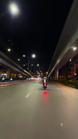 Hà Nội về đêm chill lắm nè anh em. 🥰🥰 #langthanghanoi #chil #hanoi #fyp #xh #xuhuong2024 