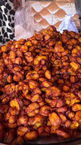 Tout alloco vous voyez là,tout as deja eté commander😂😫 localisation: A L’usine chez rose #cotedivoire🇨🇮 #ivoire_humour🇨🇮🇨🇮 #alloco #abidjan #abidjan_tiktok #abidjan_tiktok #ivorycoast #ivoiretiktok_225🇨🇮💕 #friedplantains #plantains #AfricanFood 