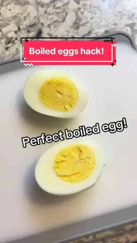 Perfect boiled eggs! #KitchenHacks #boiledegg #egg #howtotiktok #howto #fypシ゚viral 