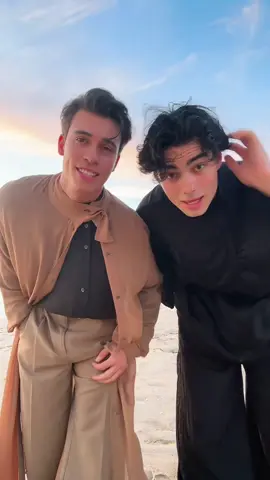 German boys on the beach 🇵🇹 #elevatorboys#portugal @jacob rott 