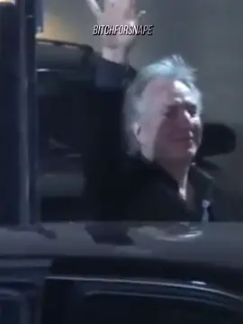 The way Alan waves at the first clip 😭 How much would you be willing to pay for Alan’s autograph? I would probably be willing to pay a few hundred euros 😩 #alanrickman #alantok #rickmantok #alarickmanedit #аланрикман #fyp 
