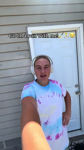 Go on a run with me!🏃‍♀️ #run #fail #fieldhockey #Running #runner #runnin #water #sweat #tiedye #bose #boseheadphones #headphones #Summer 