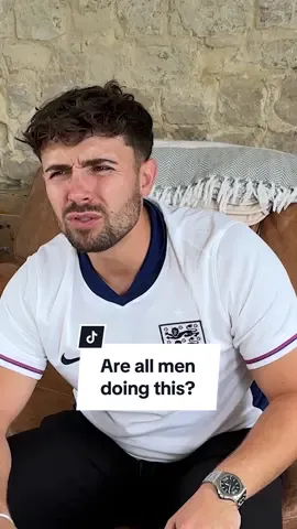 are you wearing an England shirt to watch England play at home? am i the problem here? haha #hollinsporterfamily 