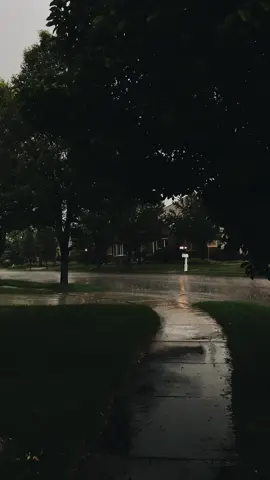 summer storms #rain #peace #calm #dark 