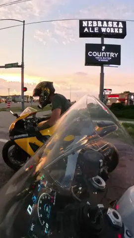 HE BE HITTIN THAT LIKE 🗣️@McKinney Edwards #bikelife #bikers #bmws1000rr #motorcycle #bikersoftiktok #motorcyclelife 