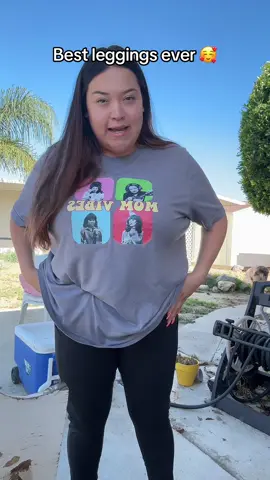 Absolutely love these leggings #showittyleggings #leggings #momfit #momlife 