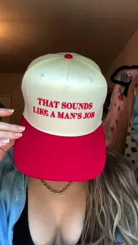 Seriously this is the best hat I have ever seen 😂🤌 #thatsoundslikeamansjob #hat #tiktokmademebuyit #summerhat 
