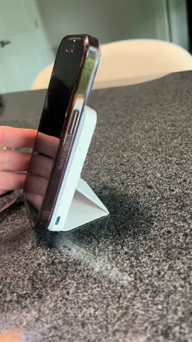 I love @AnkerOfficial #magneticcharger #anker #iphone #wirelesscharger #Tech 