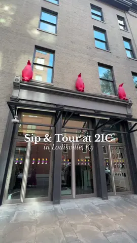 The Sip & Tour monthly guided cocktail tours at 21C are the perfect experience for anyone who loves art or wants to learn more about it! #louisville #louisvilleky #kentucky #gotolouisville #louisvilleresturaunts #louisvillekentucky #louisvillefoodie #louisvillefood #21c 