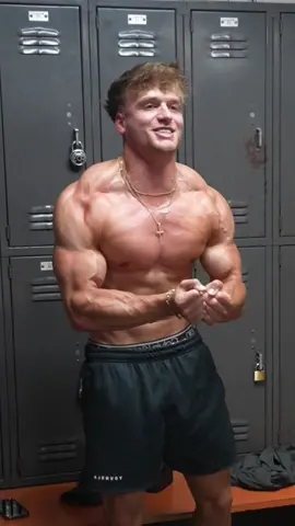 Chasing that @Brodieshredz physique 🔥 #fyp #foryou #viral #Fitness 