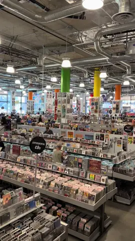 amoeba 🌟 #amoebamusic #amoebahollywood #hollywood #losangeles #recordstore #vinyl #vinylrecords #recordsday @youngmong00se @Marley 