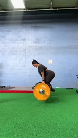 Hot girls train like @Megan Thee Stallion 🥹🫶🏼 I haven’t filmed gym content in forever, should I start? Also, see if you can spot my gym crush in here @𝔗𝔞𝔶𝔩𝔬𝔯 🤭 #megantheestallion #hotgirls #GymTok #asslikemeg #gymgirl 