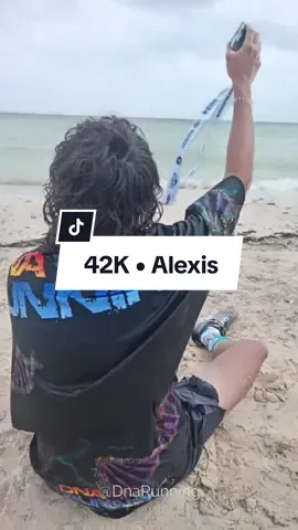 Correr te recuerda que incluso en tus días más difíciles, tu fuerza interior puede llevarte más lejos de lo que imaginabas, y tú Yskato Hârdar nos has demostrado tu fuerza al alcanzar nuevas metas!. Juntos celebramos tus logros, ¡FELICIDADES ALEXIS! por tus 42 k en Mérida 🎉🏃🏼👏🏼  #dnarunning  #juntosomosdna  #runningmotivation  #maraton  #maratondemerida  #Running 