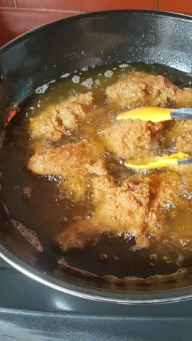 ayam goreng chicken Krispy kriuk dan gurih enak bangett apalagi ada sambal😍😋 #masakanrumahan #Chicken #masakanenak #videomasak #hariaku☑️ #storytime #fyppppppppppppppppppppppp 