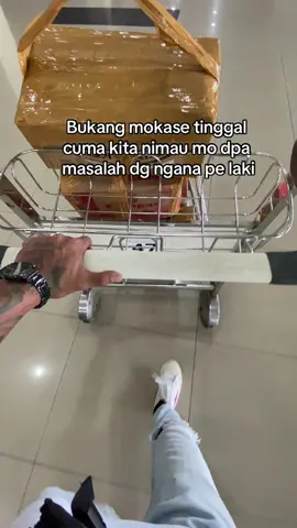 Mo cari org pe bini di kampung laeng jo🤣#manadotiktok #kotamobagu_story #fypage #foryou #fyppppppppppppppppppppppp 