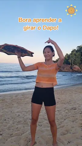 🌀Bora aprender a girar o Dapo? ☀️ Tutorial Basico 001 feito pela nossa dapeira @jessyen_art  💫Siga nosso perfil para nao perder nenhum tutorial 💖 #dapo #tutorialdedapo #dapobrasil #dapotutorial #dapero #dapeiro #dapeira #dapinho #dapotruques #dapobrasiloriginal #dapostar #flowstar #spinflowstar #malabares #malabarismo #tutorial #DIY #jessyen #flowart #artefluida #praia 