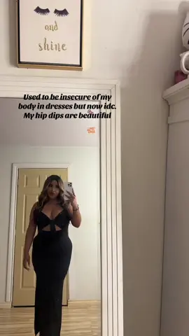 This dress makes me look snatchedddd #dress #hipdips 