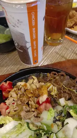 Lg makan. #viral #tranding #instastory #fyp #statuswhatsapp #whatsappstatus #virartiktok #fypシ 