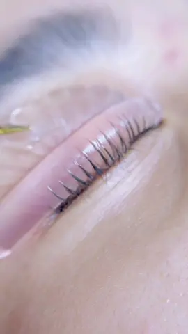 Uốn thế này đã bao đẹp chưa??? #lashes #eyelashextension #hanglady #noimi #uonmi #uonmisieucong #uonmichuyennghiep 