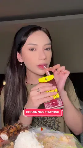 kali kali bikin video sambil makan nengg ini makeup belum kelar udh keburu laper 😂 #nasitempong 