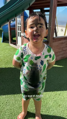 Todo iba bien 💦 hasta quee 💆🏻‍♀️🎨 ¡Final inesperado! #tiktokcomedia #tiktokcomedy #tiktokrisa #tiktokrisas #travesuras  #fyp #fy #fypage #fypシ゚viral #fypp #icebucket #vacaciones #vacacionesencasa #travesurasdeniños  #icebucketchallenge 